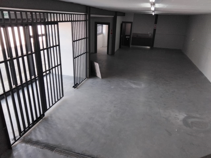 To Let commercial Property for Rent in Middedorp Western Cape